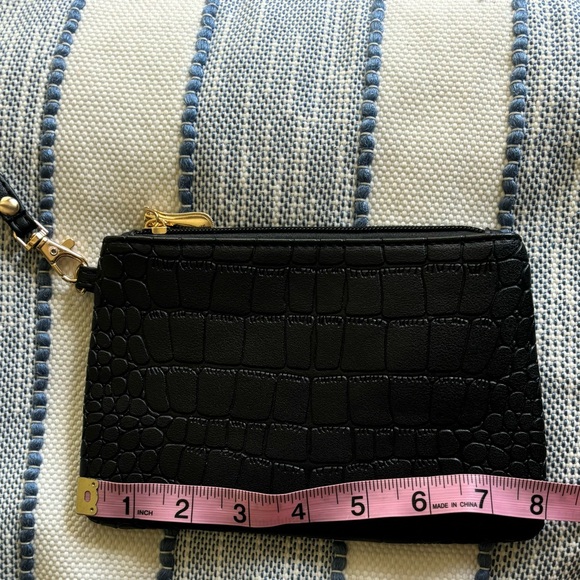 Black Purse with Gold Accents - Picture 9 of 9